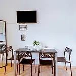 Apartman Brand New Studio, Sea View, Aircon, Wifi *