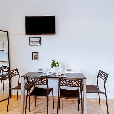 דירה Brand New Studio, Sea View, Aircon, Wifi *