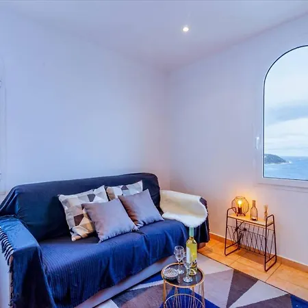 דירה Brand New Studio, Sea View, Aircon, Wifi *