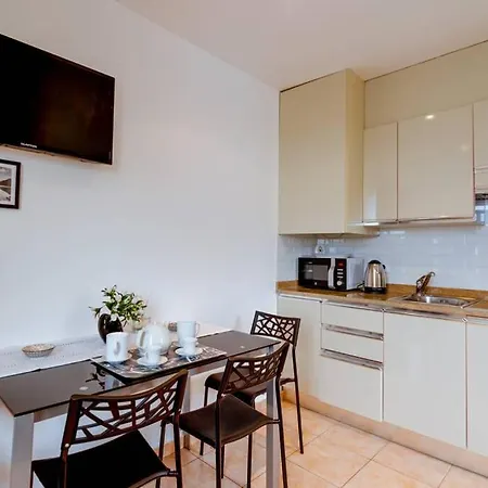Brand New Studio, Sea View, Aircon, Wifi רוקברון-קאפ-מרט